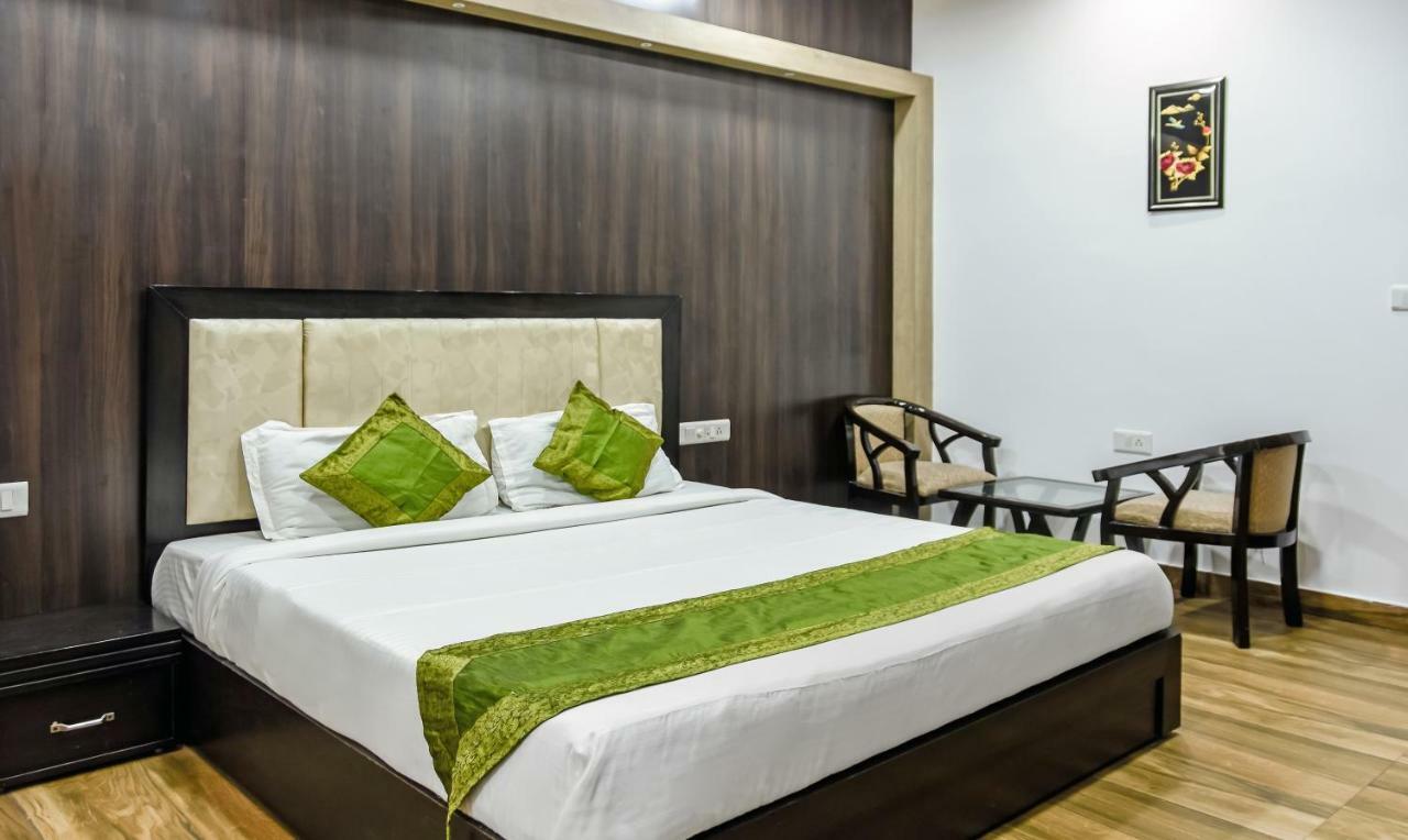 Treebo Red Petal Jalandhar Hotel Ngoại thất bức ảnh