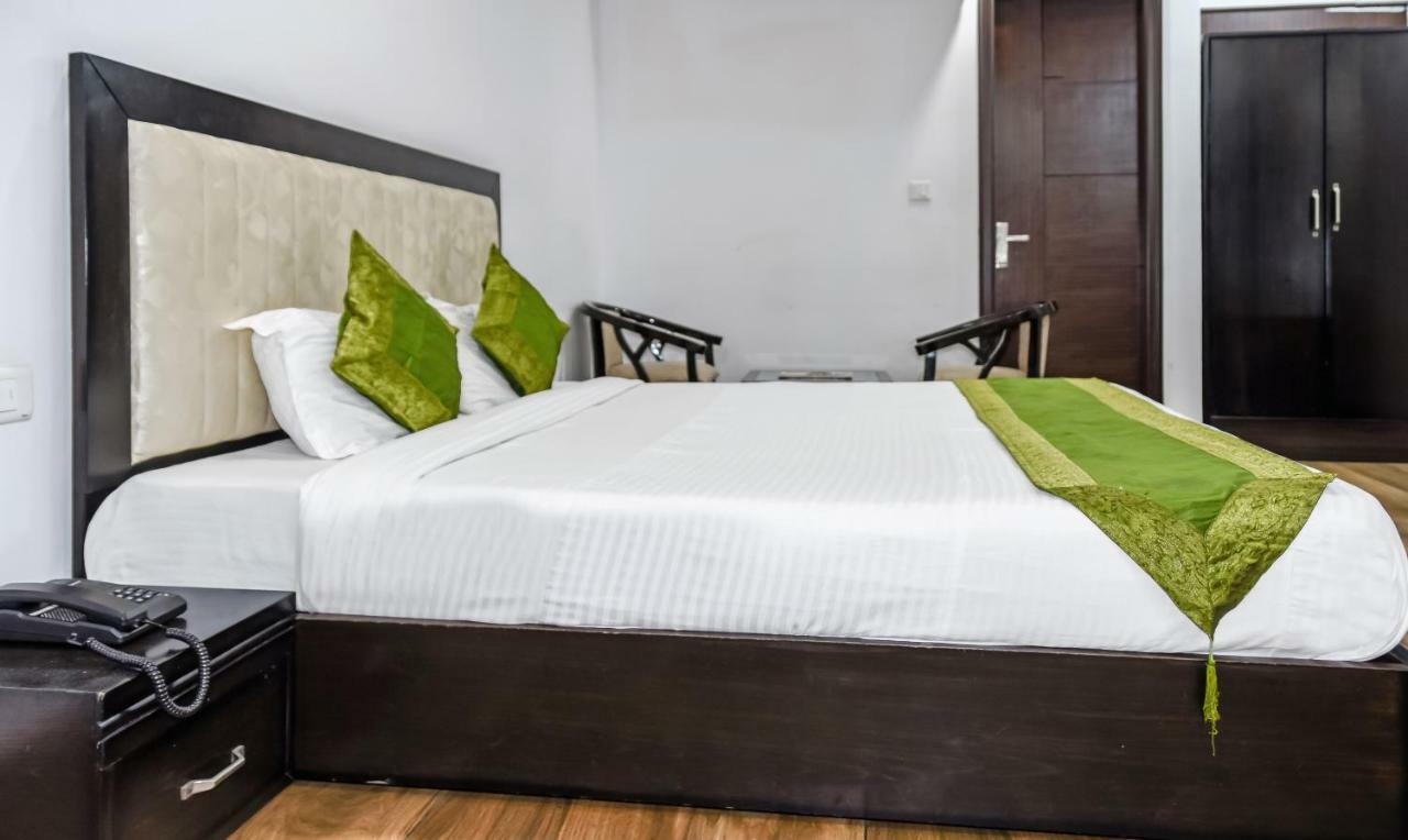 Treebo Red Petal Jalandhar Hotel Ngoại thất bức ảnh