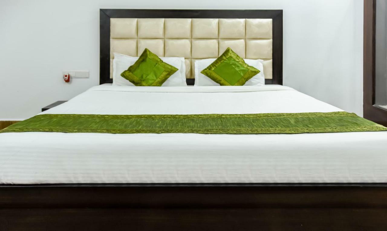 Treebo Red Petal Jalandhar Hotel Ngoại thất bức ảnh