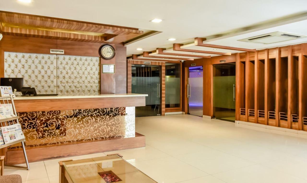 Treebo Red Petal Jalandhar Hotel Ngoại thất bức ảnh